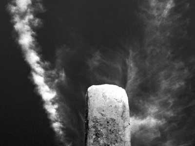 Un'altra immagine del menhir Vicinanze 2 di Giurdignano